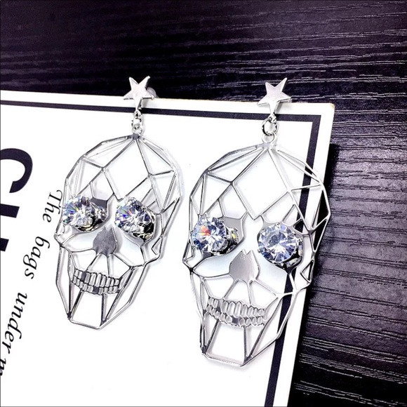Diamond skull earrings - Picture 1 of 2